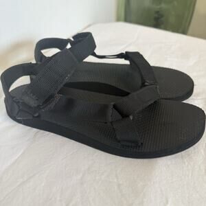 Teva Original Universal Black Sandals – Women’s Size 9 Equivalent Outdoor Hiking